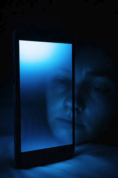 Blue light from phone disrupting sleep, keyword: blue light sleep