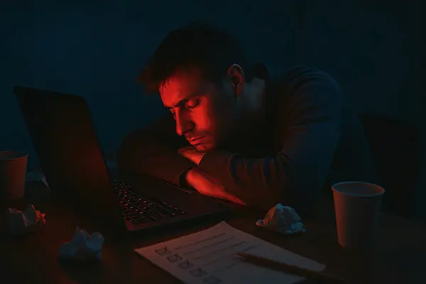  Exhausted from endless screens? Spot burnout signs before digital overload takes over your life